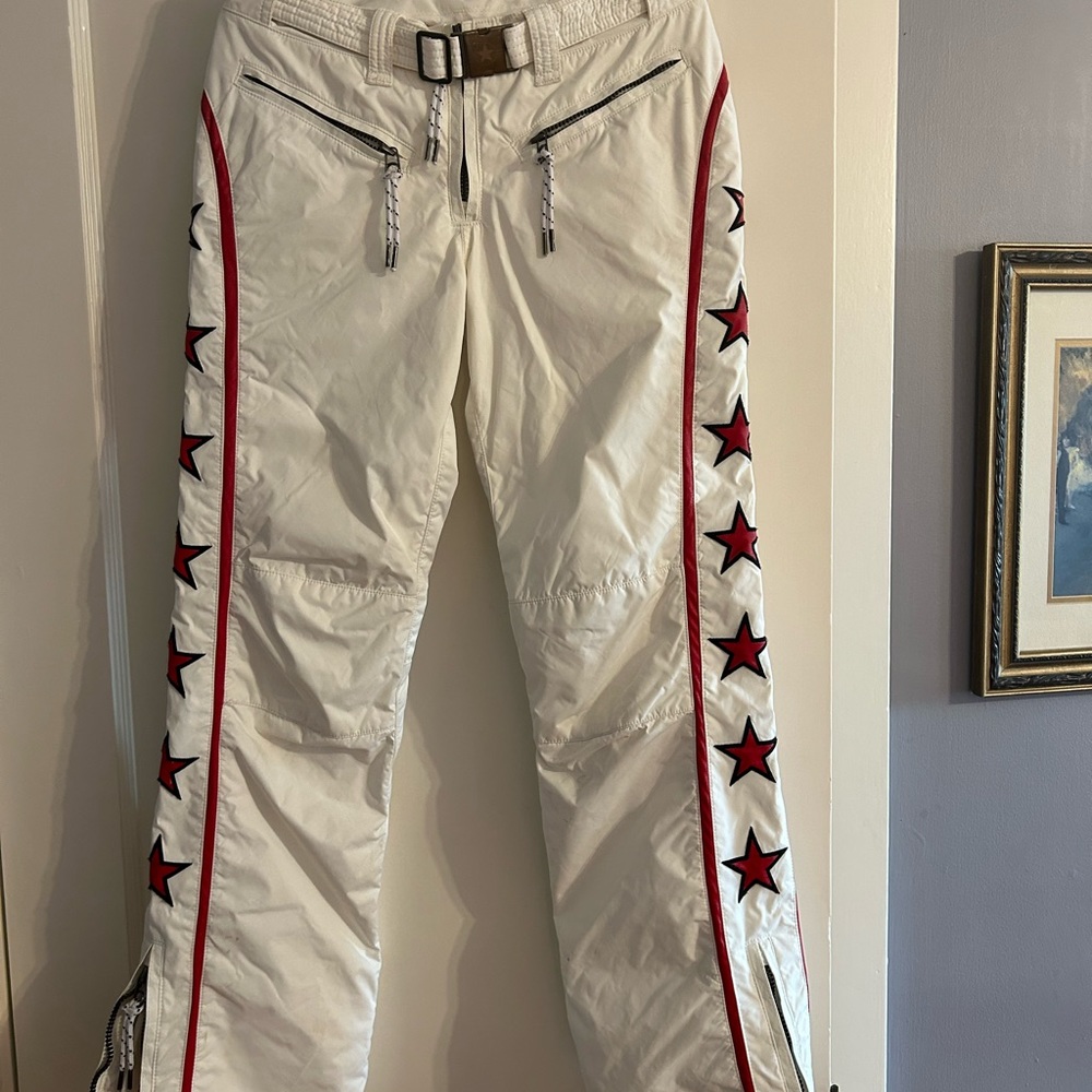 Adorable and functional ski/snowboard pants from high end design house JetSet.